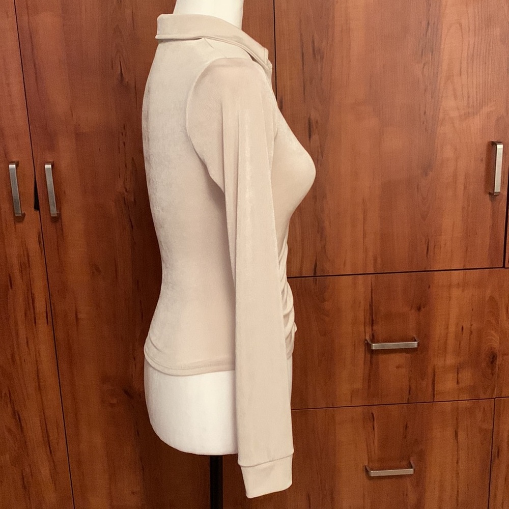 Button Up Ruched Blouse - Picture 4 of 6